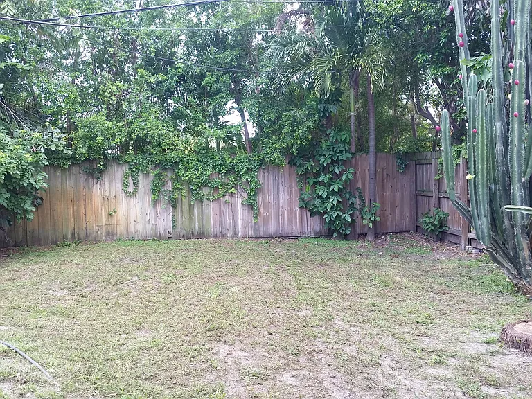 1500 NE 25th Ct — Photo 14