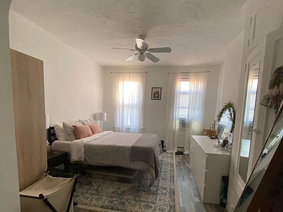 2nd image of 721 Adams St #5