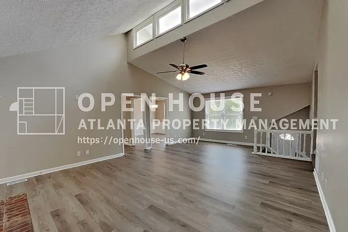 979 Tyrell Dr — Photo 4