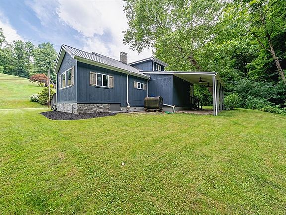 3rd image of 2862 Douglas Run Rd