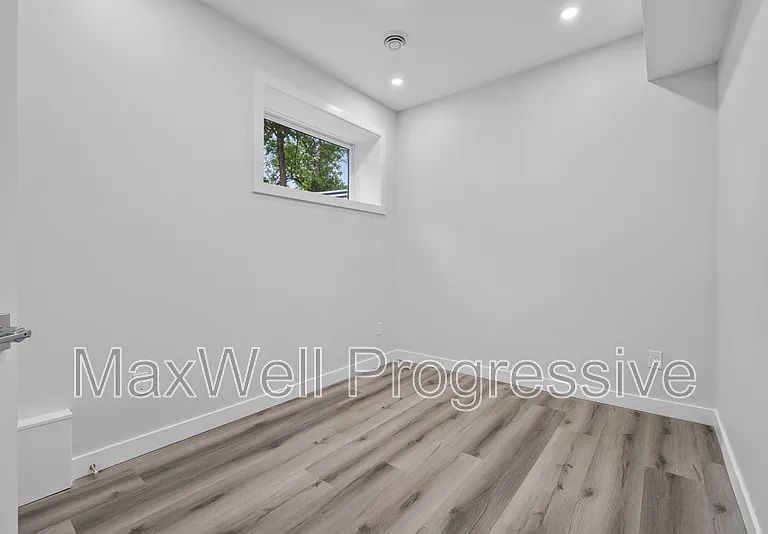 10821 112th St NW #1 — Photo 37