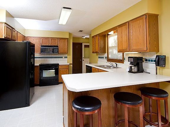 2nd image of 8895 Hickory Trail Dr