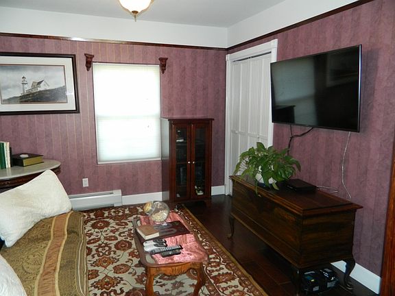 3rd image of 2234 Garden Ave