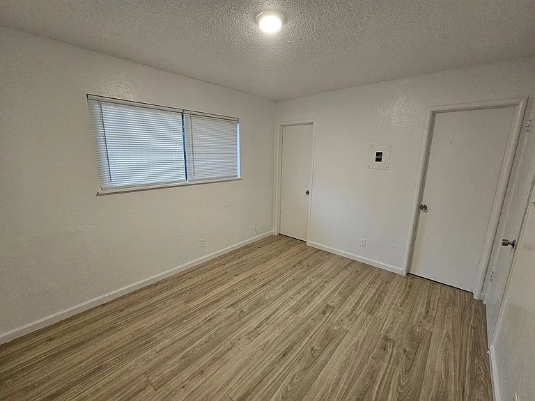 25191 Grant St #2 — Photo 9