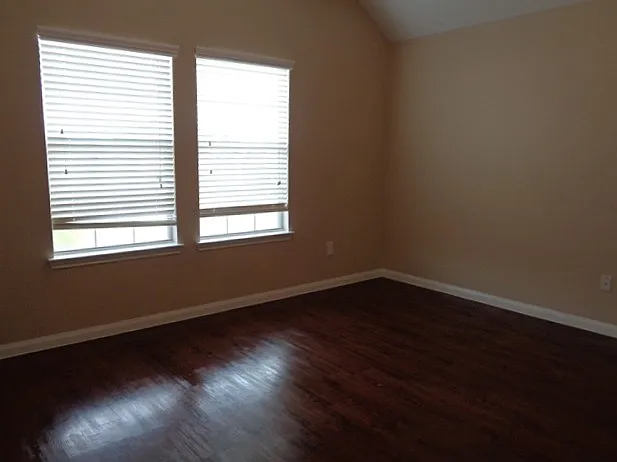 3306 Maris Way — Photo 7
