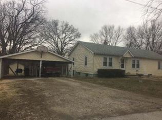 425 W Davis St, Saint Clair, MO 63077