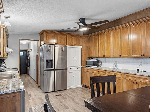5th image of 115 Roxborough Ave