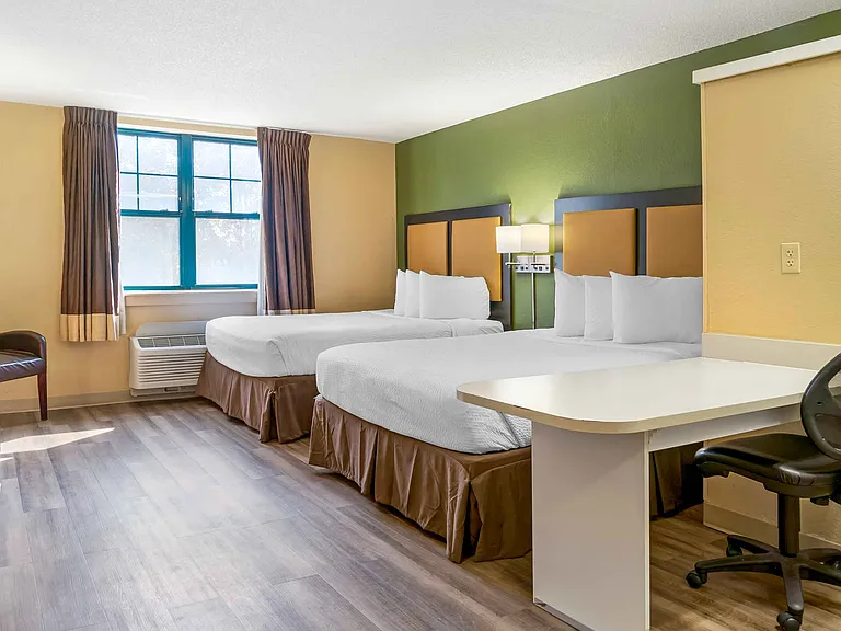 Studio Suite - 2 Full Beds