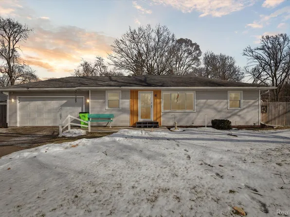 1115 Wayne St, Jackson, MI 49202