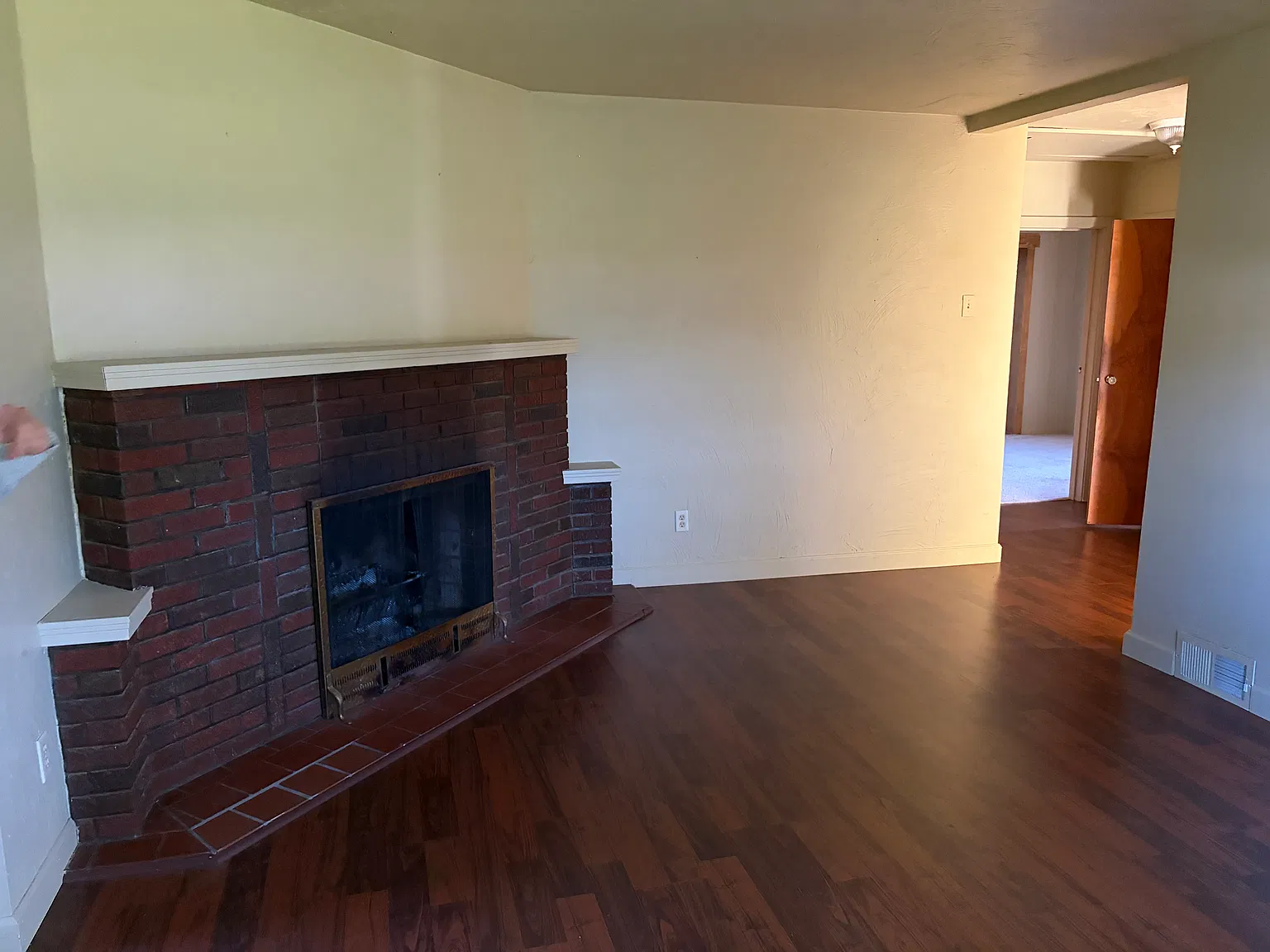 3 bed, 1352 sqft, $1,995 — Photo 3
