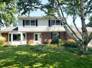 1873 Ridgewood Dr, East Lansing, MI 48823