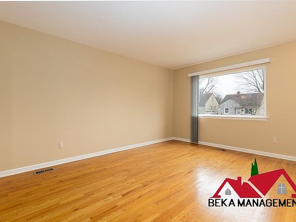 4th image of 304 Tecumseh St