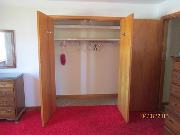5th image of 301 W Avenue B
