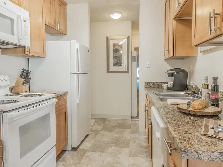 Kenwal Apartments — Photo 31