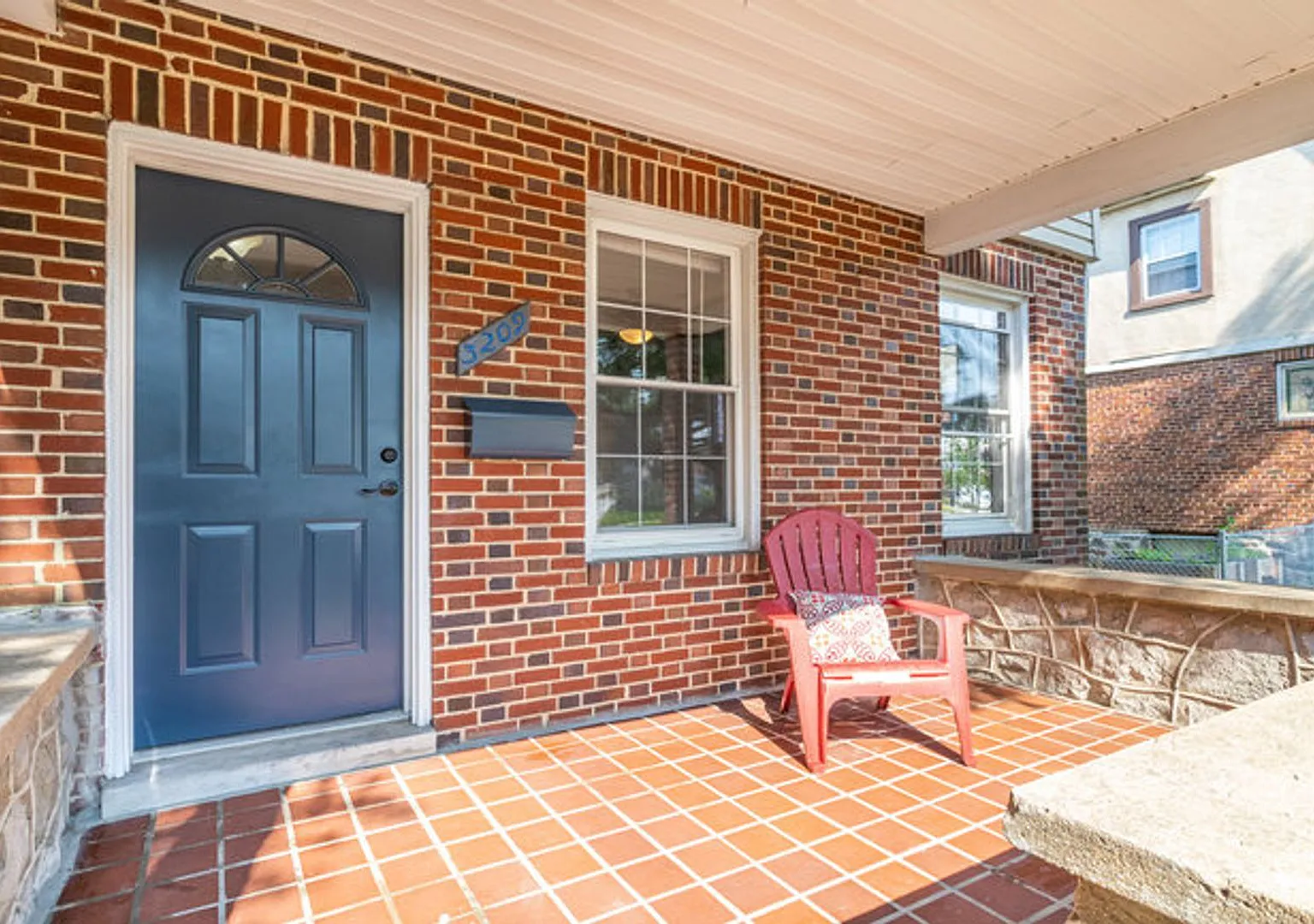 Charming 3BD/1.5BA Townhome in Moravia, MD! — Photo 2