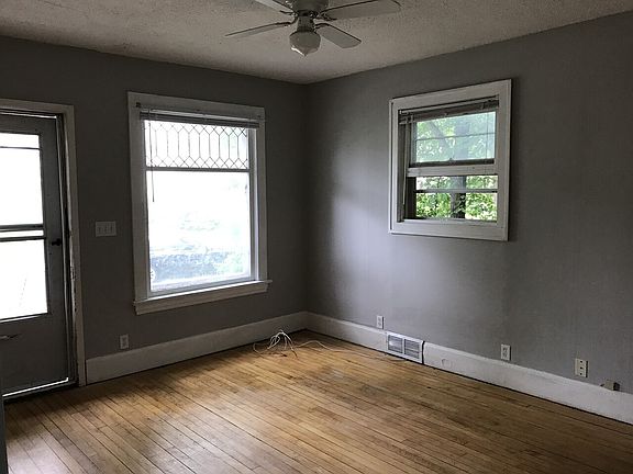 4th image of 2320 5th St NE Unit 1