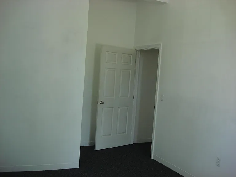 138 Laurel Hill Ave #2 — Photo 8