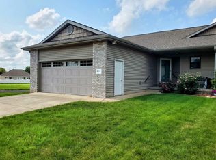 2011 Mount Vernon Dr, Pekin, IL 61554
