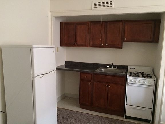 2nd image of 2400 W Wilson Ave APT C