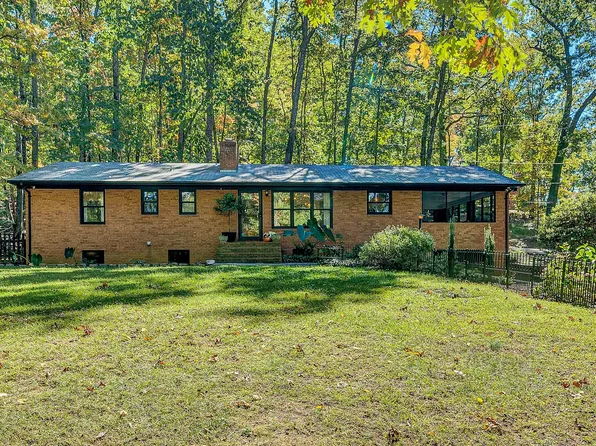 2673 Parkview Dr, Vinton, VA 24179