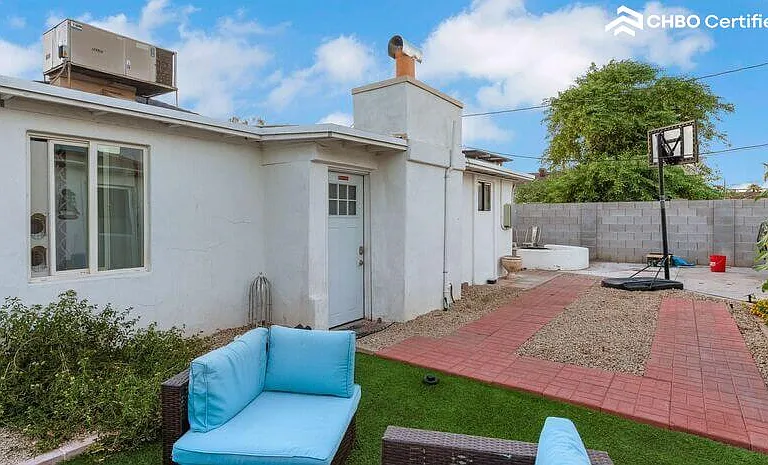 1715 N Whittier Dr — Photo 28