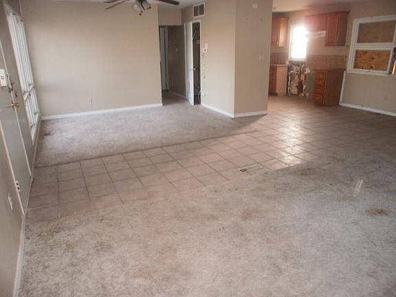 3rd image of 4424 Lawn Ave
