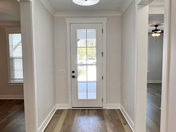 3rd image of 601 Chamomile Ct