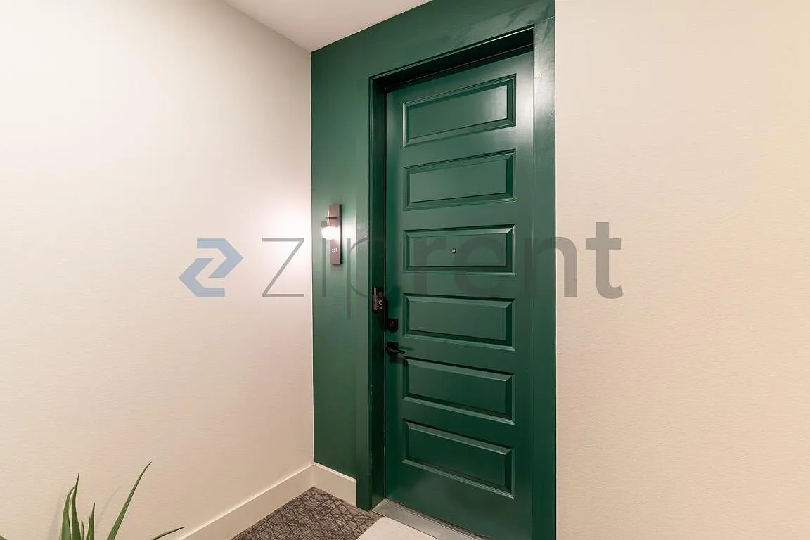 2 bed, 1233 sqft, $3,600 — Photo 2