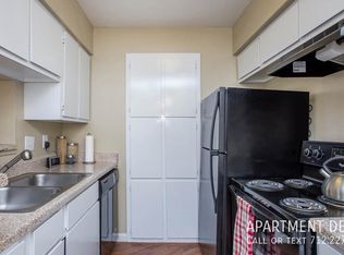 19 Sparrows Point Dr #2351, Houston, TX 77090
