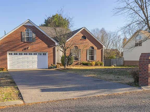 4th image of 399 Huntington Dr