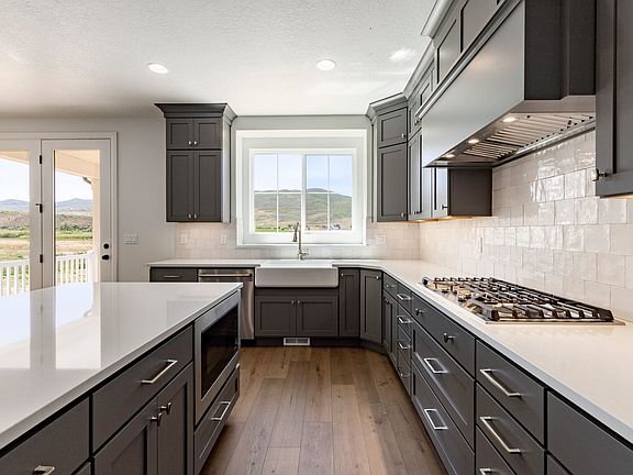 4th image of 1282 Pearl Ct #9