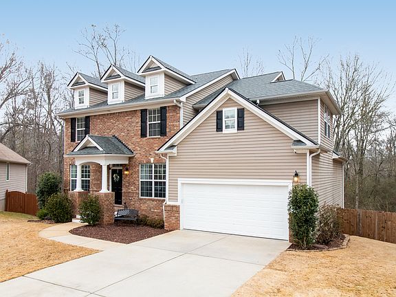 2nd image of 26 Mossy Rock Ct