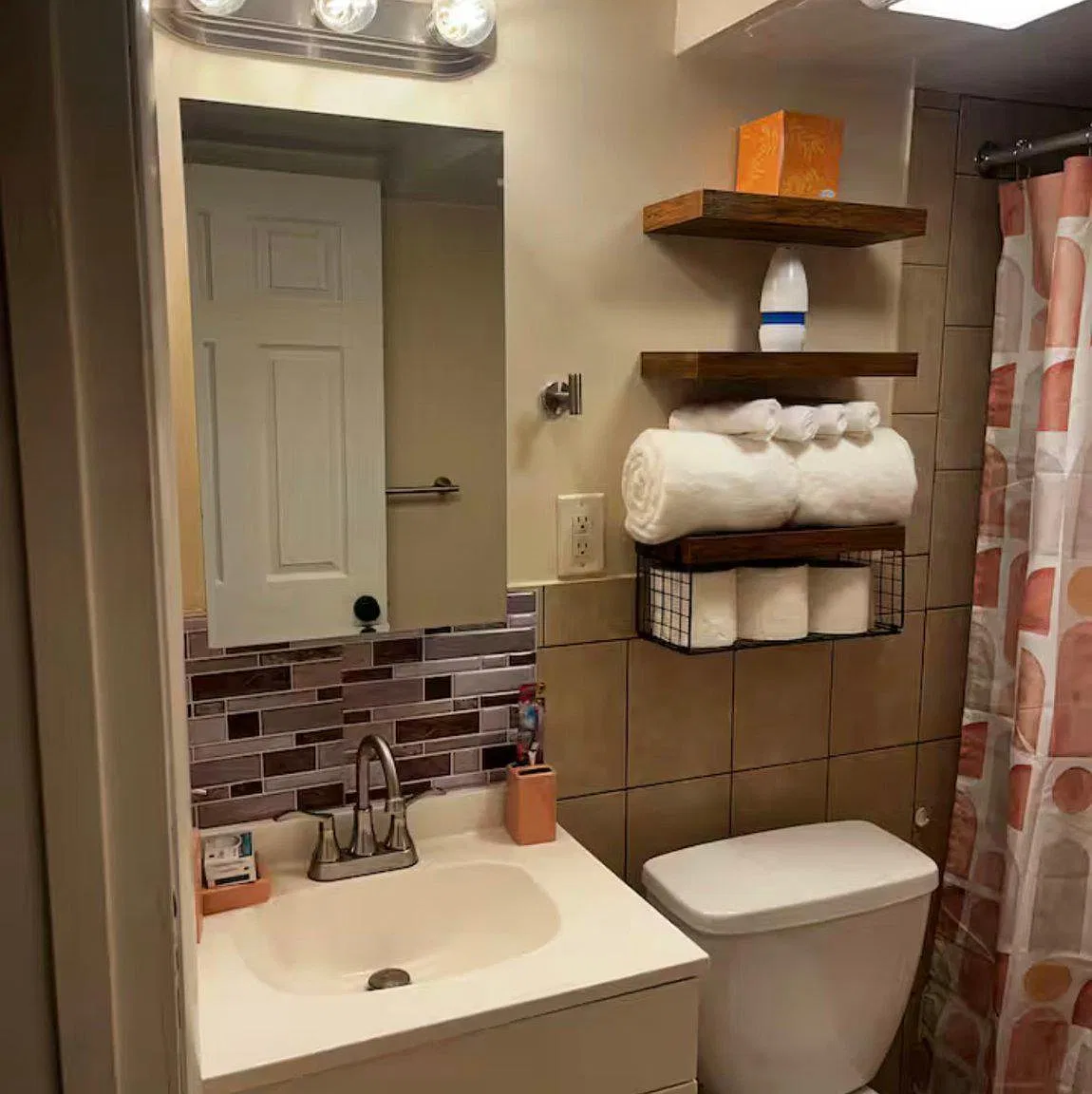 1 bed, 1.0 bath, 900 sqft, $1,300 — Photo 4
