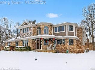 3172 Shadow Brook Ln, Pinckney, MI 48169