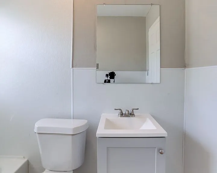 1020 E Apache St — Photo 11