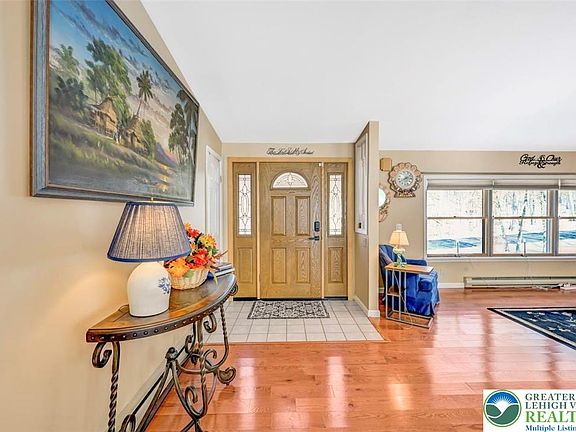 4th image of 1241 Bear Dr
