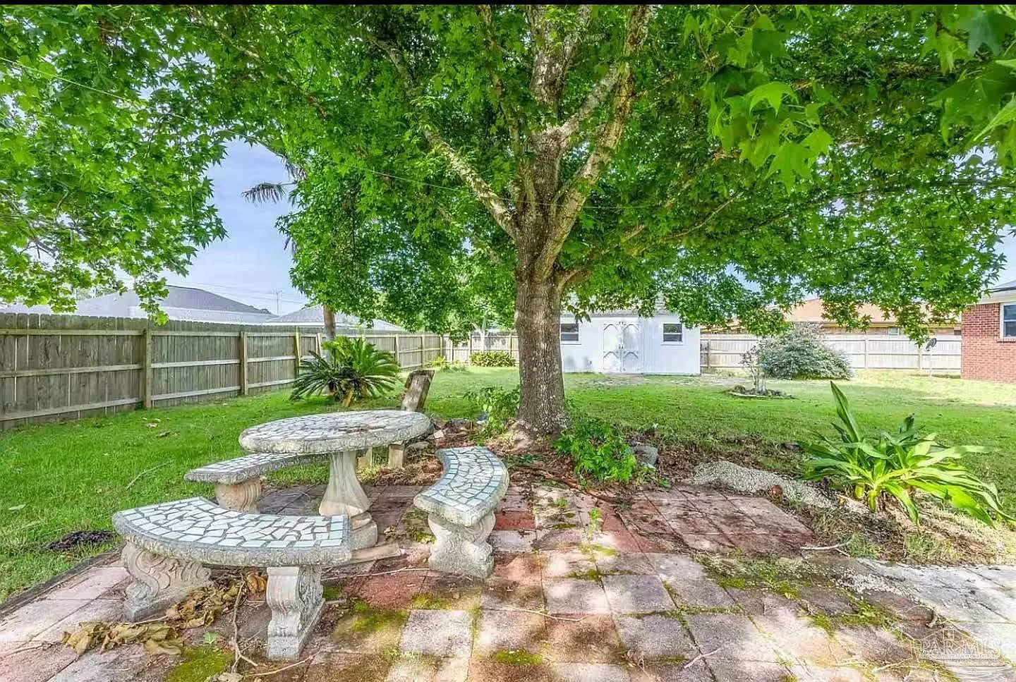 3 bed, 1958 sqft, $2,200 — Photo 3