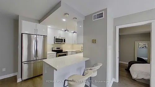 55 Centre Ave Photo 1