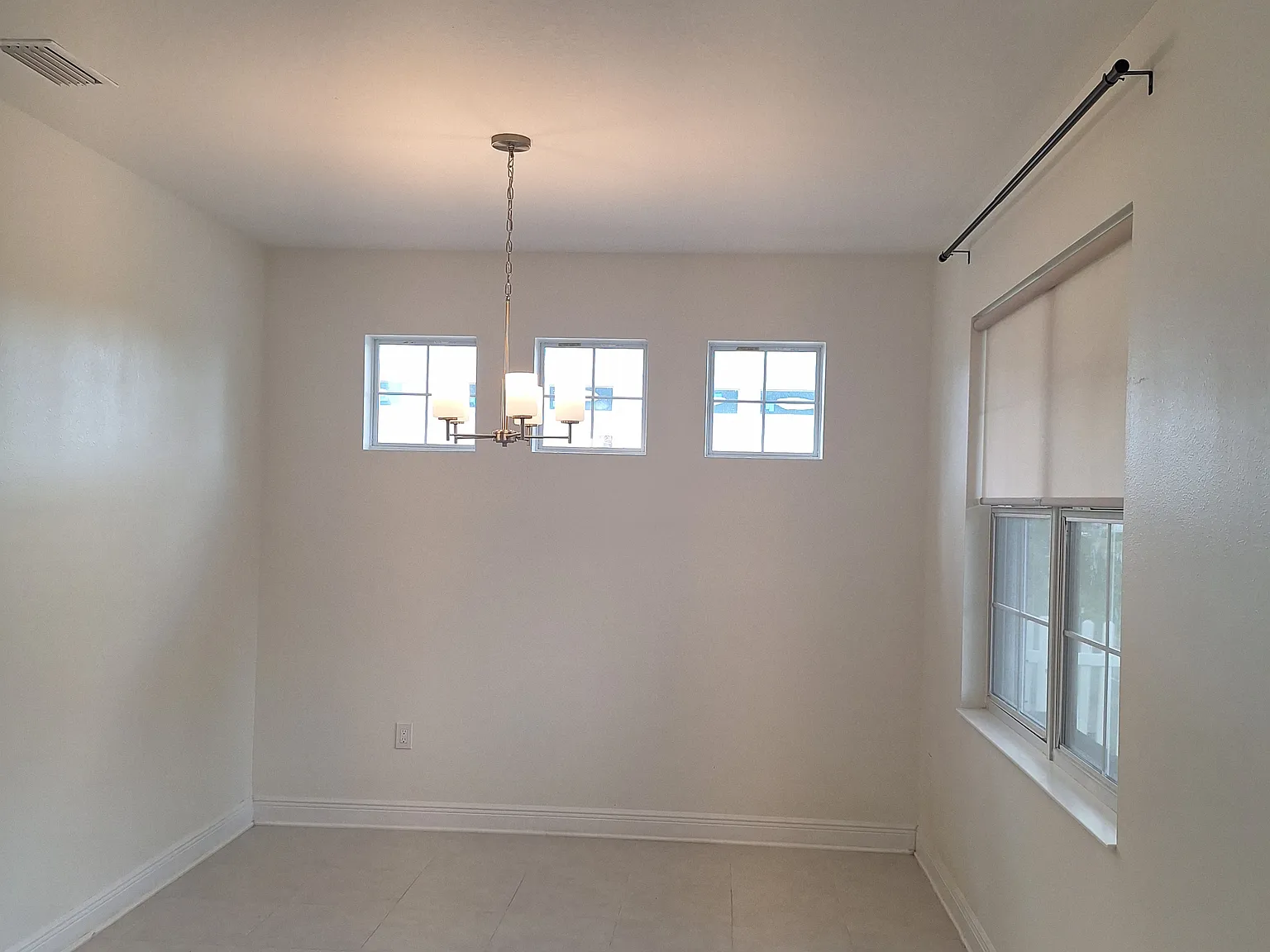4 bed, 2272 sqft, $4,500 — Photo 4