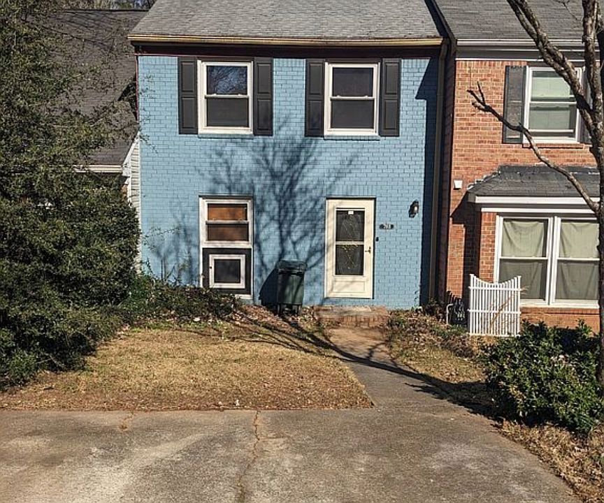 1st image of 703 Twin Brooks Ct SE
