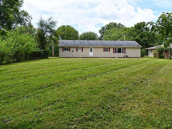 4th image of 17698 Loretta St