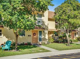 521 N Pine Island Rd #11, Plantation, FL 33324