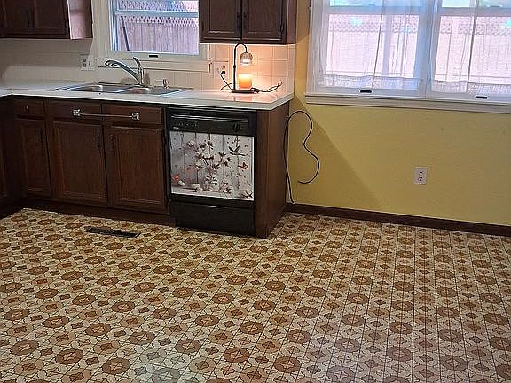 5th image of 4003 Southlake Cir