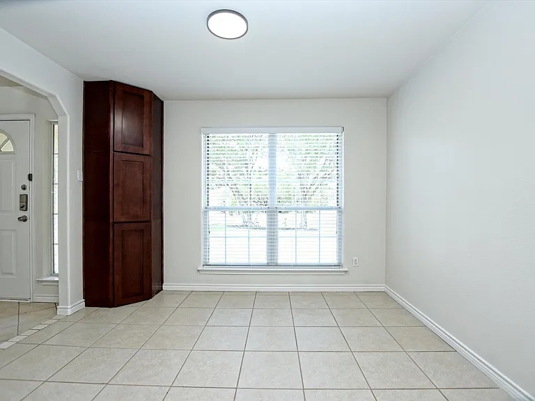 20601 Camel Back St — Photo 6