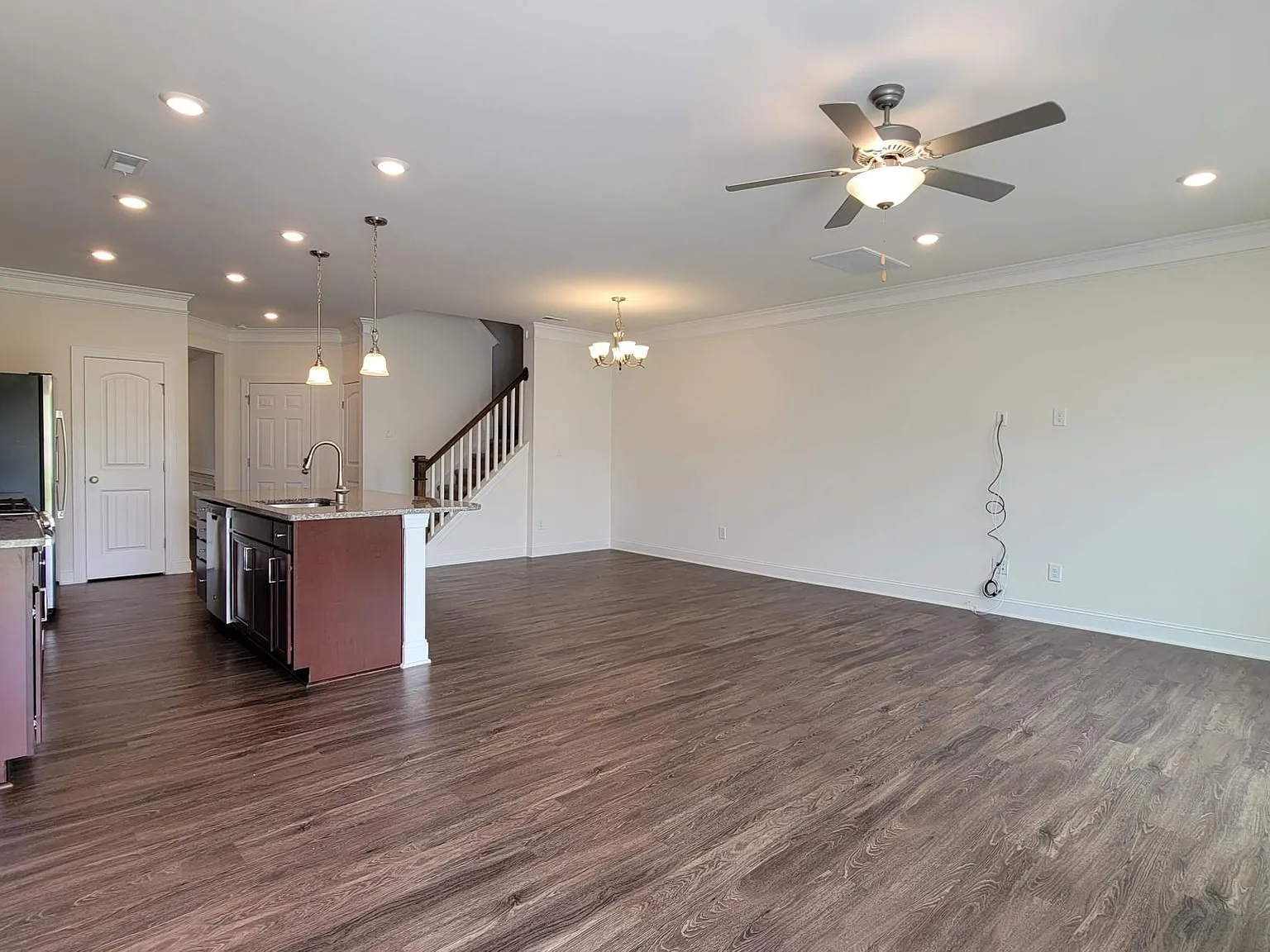 3 bed, 2.5 bath, 1908 sqft, $2,149 — Photo 4