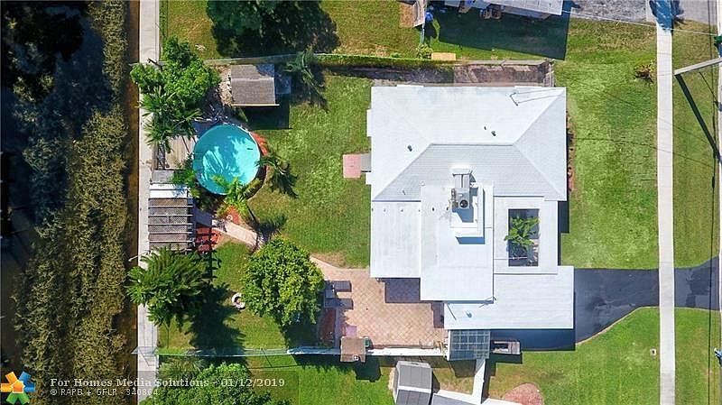 1st image of 1314 W River Dr