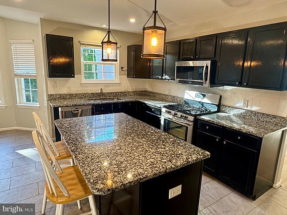 5th image of 32 Cypress Point Ct