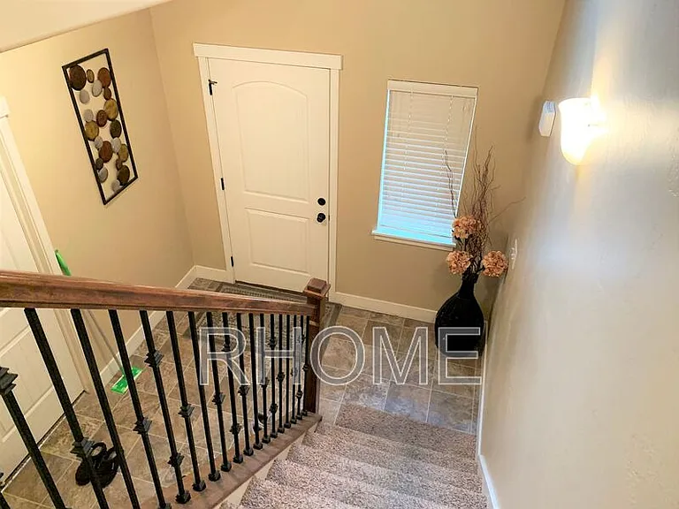 131 W Parramatta Ln — Photo 5