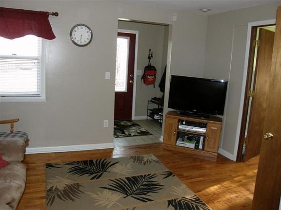 4th image of 335 E Gardner St NW