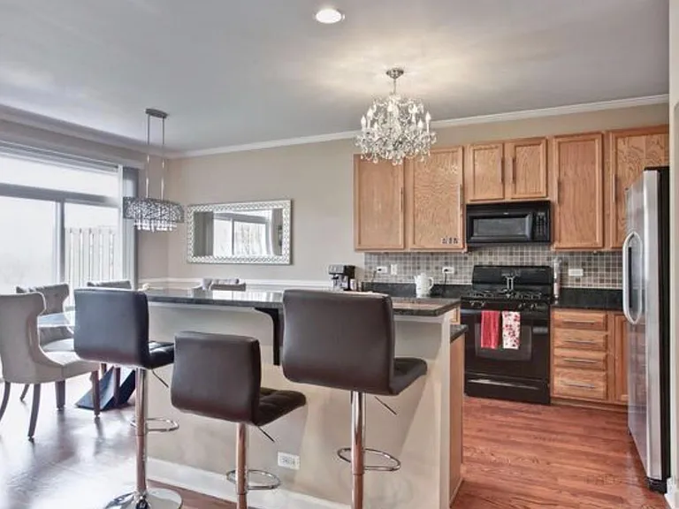 1903 Crenshaw Cir — Photo 9